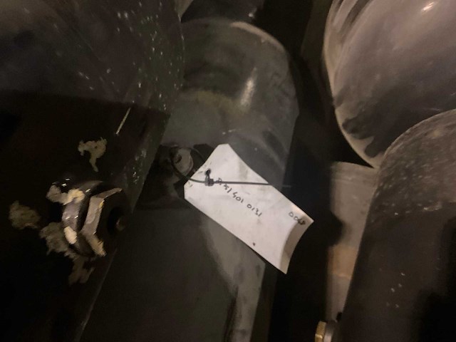 Partij diverse man luchtketels en bijhorende spanbanden - afbeelding 8 van  22