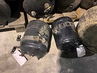 Partij diverse man luchtketels en bijhorende spanbanden - afbeelding 10 van  22