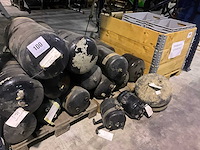 Partij diverse man luchtketels en bijhorende spanbanden - afbeelding 15 van  22
