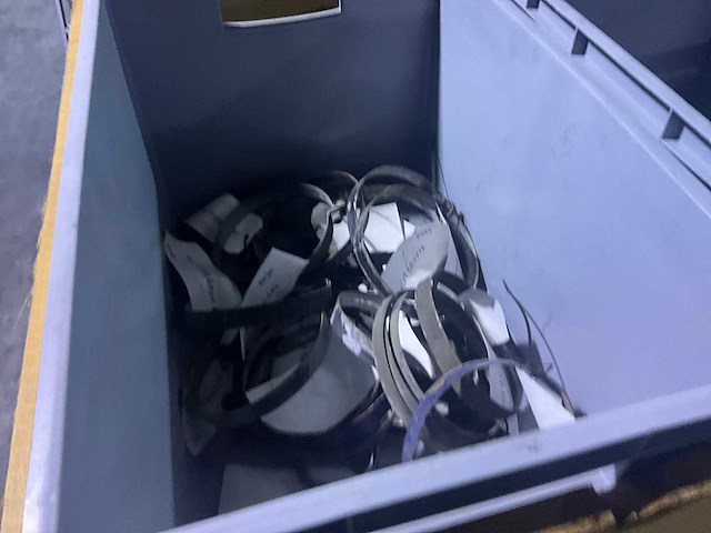 Partij diverse man luchtketels en bijhorende spanbanden - afbeelding 18 van  22