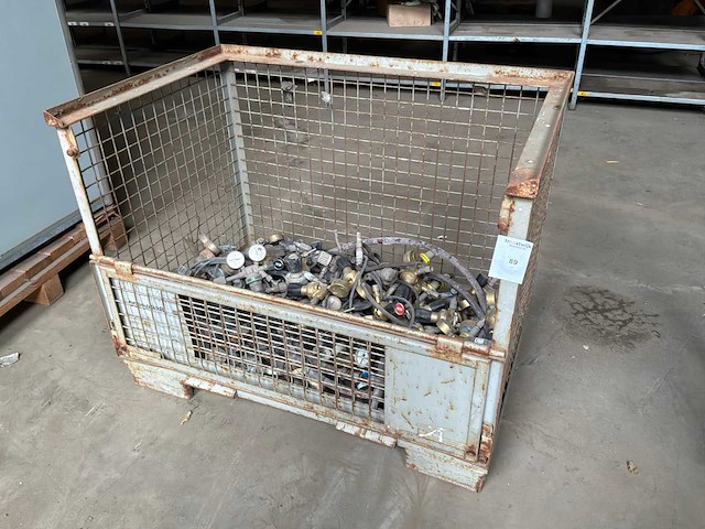 Partij diverse manometers - afbeelding 1 van  2