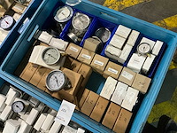 Partij diverse manometers - afbeelding 2 van  11