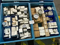 Partij diverse manometers