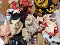 Partij diverse maskers - afbeelding 1 van  6