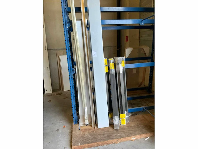Partij diverse metalen afwerkingsprofielen - afbeelding 2 van  4