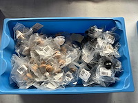 Partij diverse metalen en houten meubelknoppen - afbeelding 5 van  7