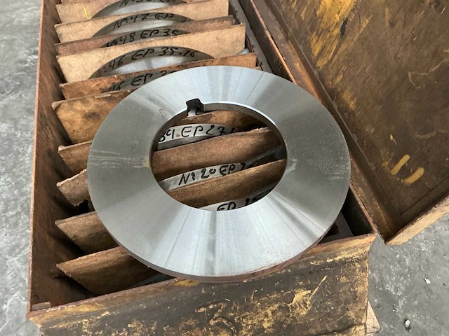 Partij diverse metalen onderdelen - afbeelding 12 van  13