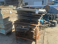 Partij diverse metalen putdeksels - afbeelding 2 van  3