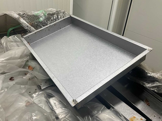 Partij diverse metalen schalen (1 pallet) - afbeelding 1 van  6