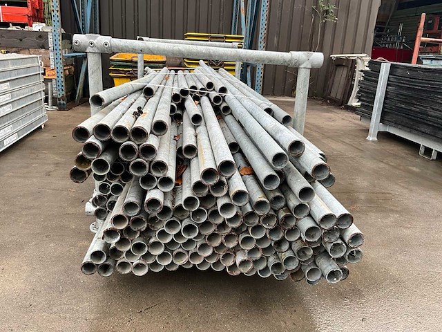 Partij diverse metalen stellingbuizen - afbeelding 3 van  10