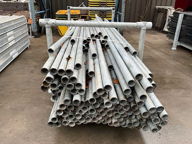 Partij diverse metalen stellingbuizen - afbeelding 4 van  10