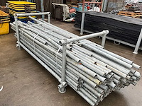 Partij diverse metalen stellingbuizen - afbeelding 9 van  10