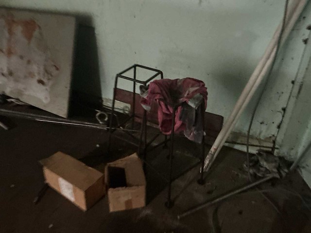 Partij diverse metalen uitrustingsgoederen - afbeelding 7 van  8