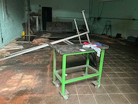 Partij diverse metalen uitrustingsgoederen - afbeelding 1 van  8