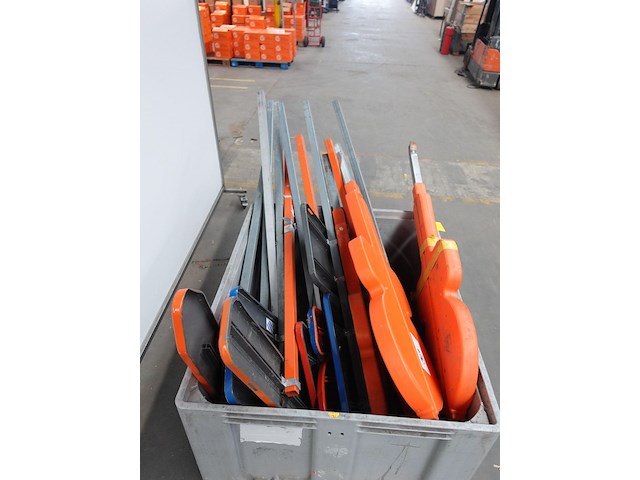 Partij diverse metalen verkeerdsborden - afbeelding 2 van  3