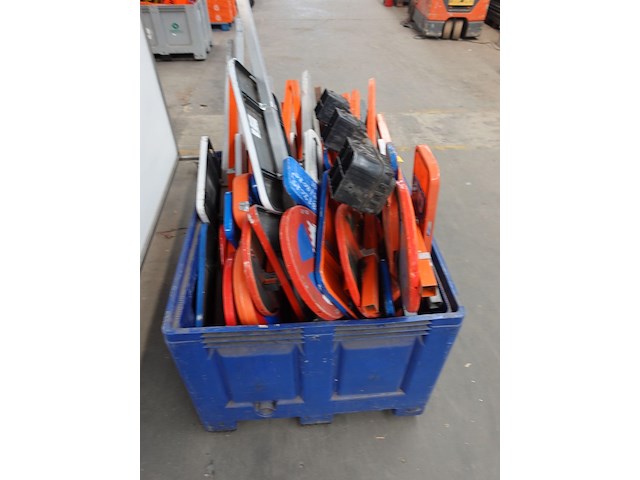 Partij diverse metalen verkeerdsborden - afbeelding 2 van  3