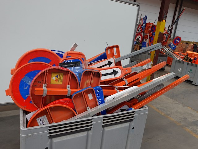 Partij diverse metalen verkeerdsborden - afbeelding 3 van  3