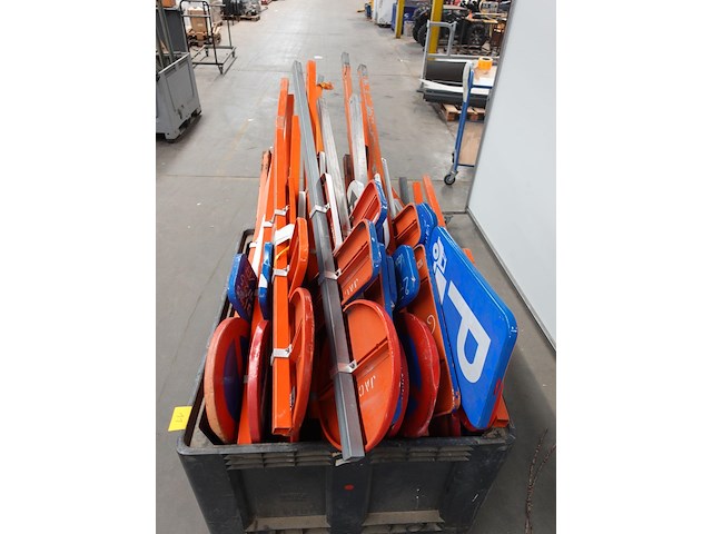 Partij diverse metalen verkeerdsborden - afbeelding 2 van  3