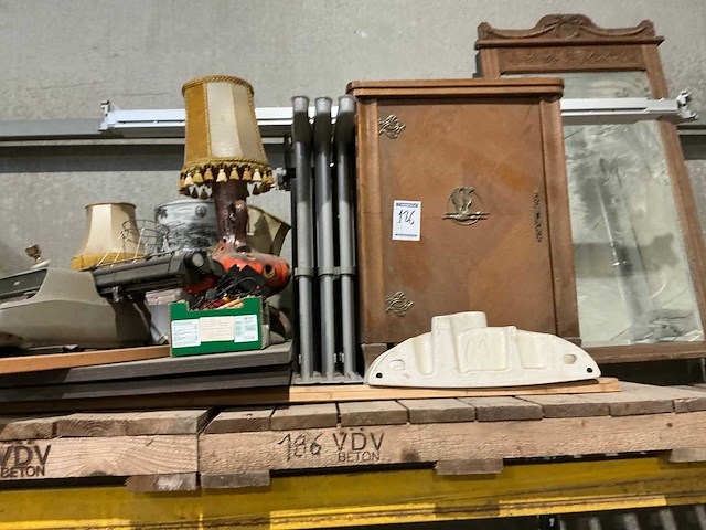 Partij diverse meubelen - afbeelding 2 van  4