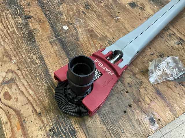 Partij diverse meubelstelpootjes met verstelapparaat hafele axilo - afbeelding 2 van  4