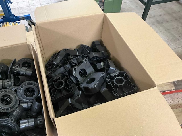 Partij diverse meubelstelpootjes met verstelapparaat hafele axilo - afbeelding 3 van  4