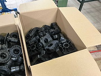 Partij diverse meubelstelpootjes met verstelapparaat hafele axilo - afbeelding 3 van  4