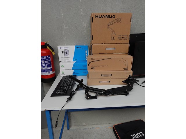 Partij diverse monitors en bevestigingsarmen - afbeelding 6 van  17