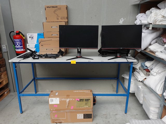 Partij diverse monitors en bevestigingsarmen - afbeelding 1 van  17