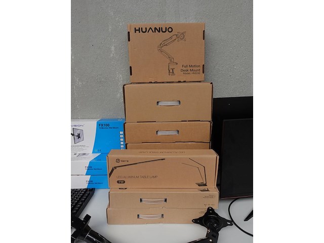 Partij diverse monitors en bevestigingsarmen - afbeelding 17 van  17