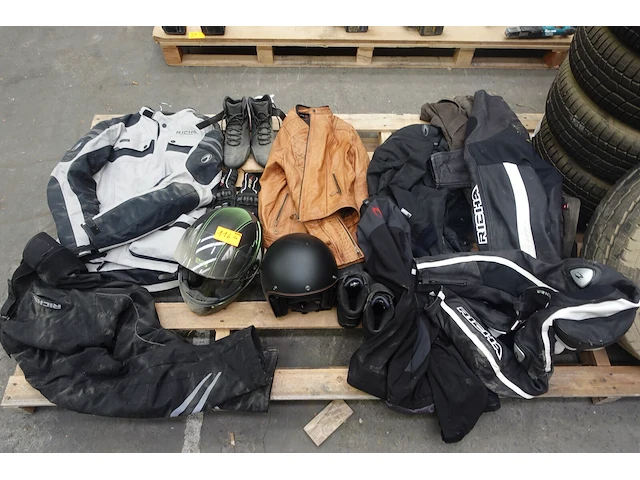 Partij diverse motor kleding - afbeelding 1 van  11