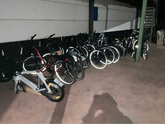 Partij diverse na te zien elektrische fietsen - afbeelding 2 van  7
