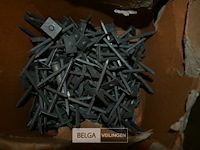 Partij diverse nagels en krammen - afbeelding 2 van  6