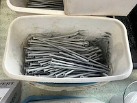 Partij diverse nagelschroeven en plaatjes - afbeelding 8 van  15