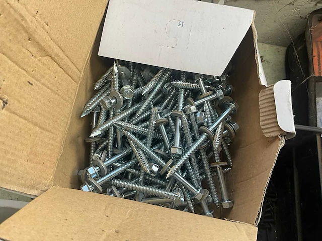 Partij diverse nagelschroeven en plaatjes - afbeelding 10 van  15