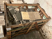 Partij diverse natuursteen tegel - afbeelding 1 van  2