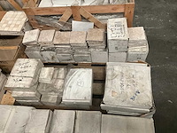 Partij diverse natuursteen tegel - afbeelding 1 van  4