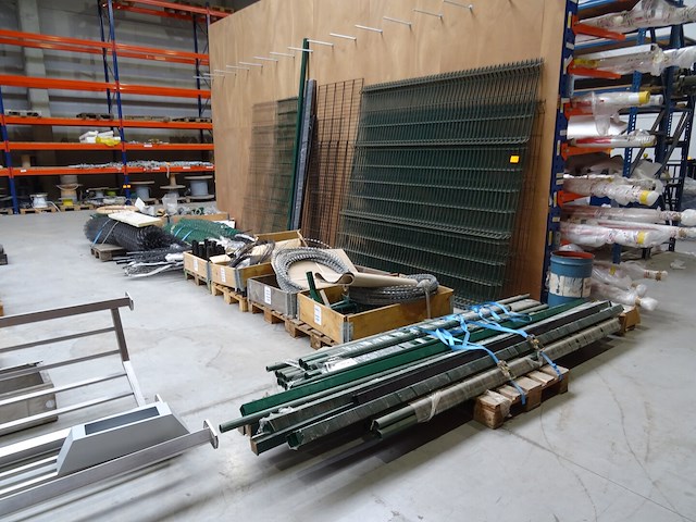 Partij diverse omheiningen - afbeelding 1 van  16