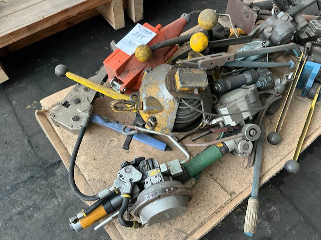 Partij diverse onderdelen en gereedschappen - afbeelding 4 van  20