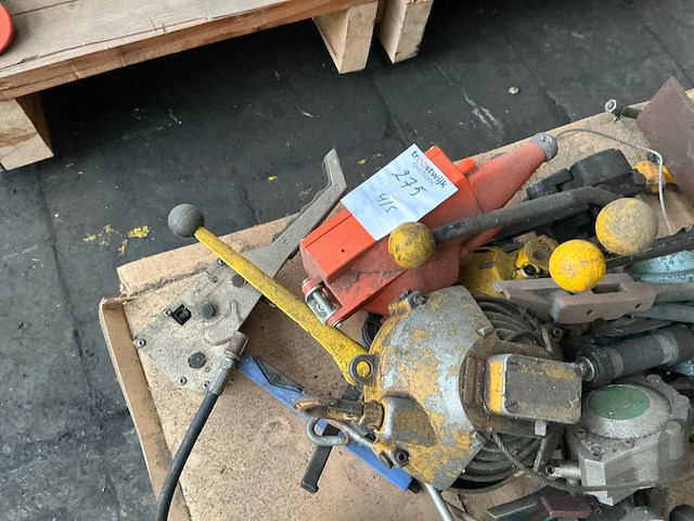 Partij diverse onderdelen en gereedschappen - afbeelding 7 van  20