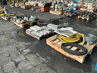 Partij diverse onderdelen en gereedschappen - afbeelding 1 van  20