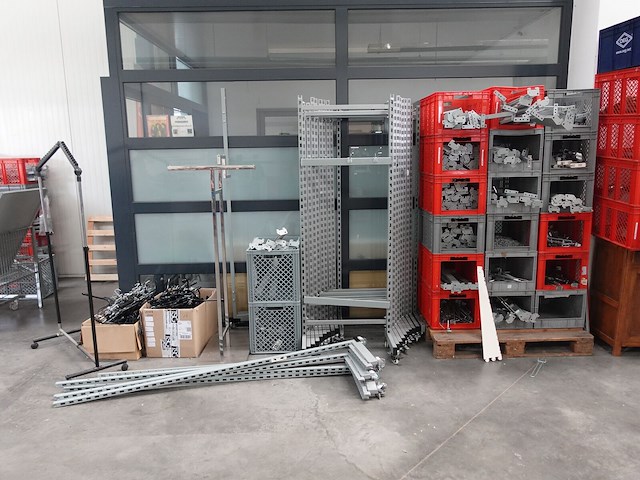 Partij diverse onderdelen voor metalen rek - afbeelding 9 van  11