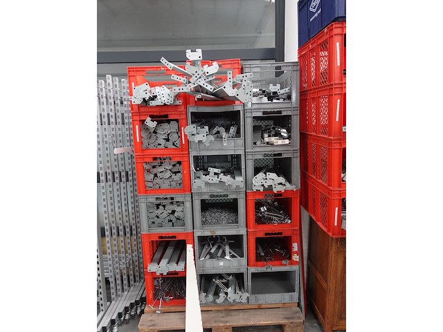 Partij diverse onderdelen voor metalen rek - afbeelding 10 van  11