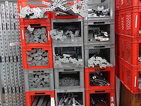 Partij diverse onderdelen voor metalen rek - afbeelding 10 van  11