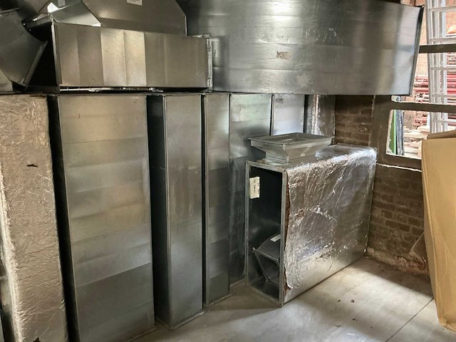 Partij diverse onderdelen voor ventilatiesysteem - afbeelding 1 van  5