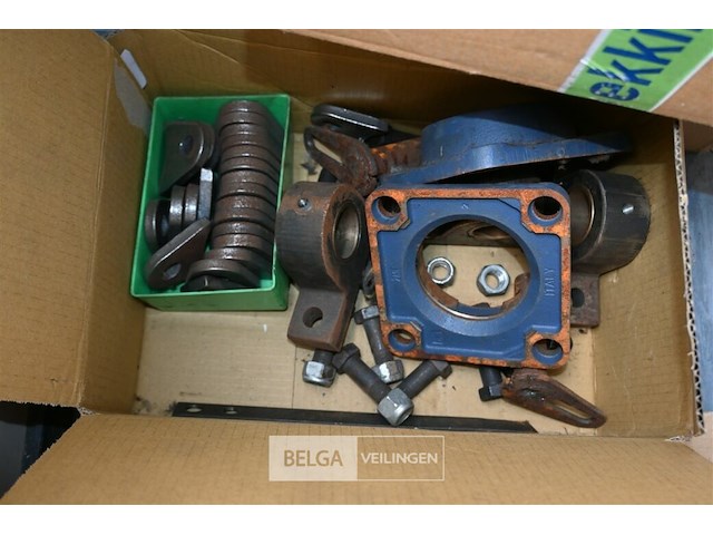 Partij diverse onderdelen voor voertuigen - afbeelding 3 van  13