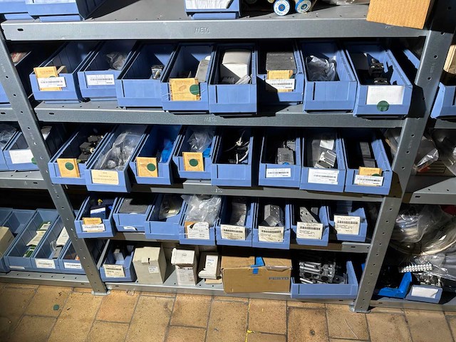 Partij diverse onderdelen - afbeelding 13 van  116