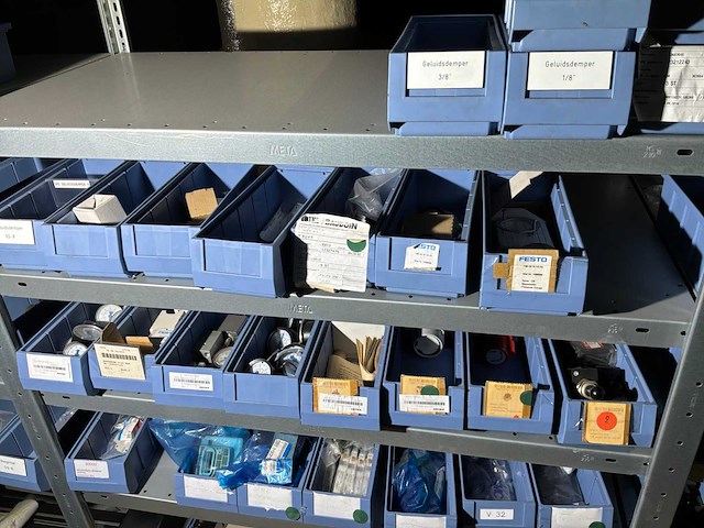 Partij diverse onderdelen - afbeelding 9 van  116