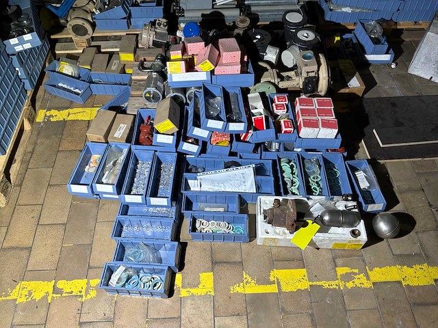 Partij diverse onderdelen - afbeelding 8 van  29