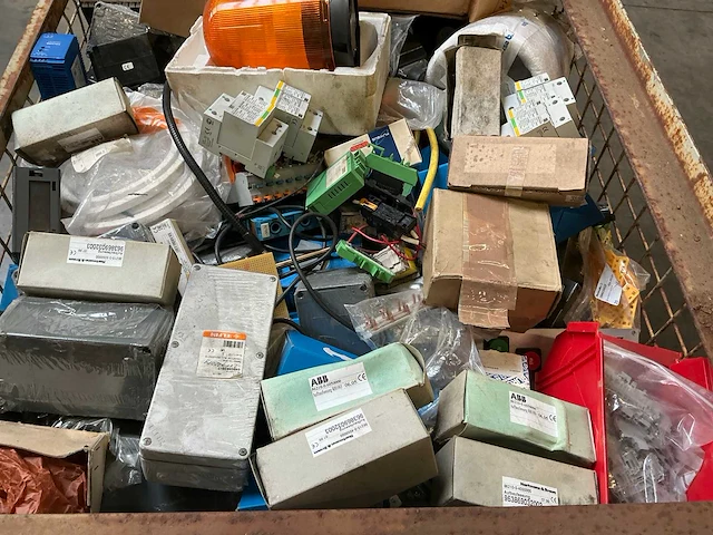 Partij diverse onderdelen - afbeelding 7 van  8