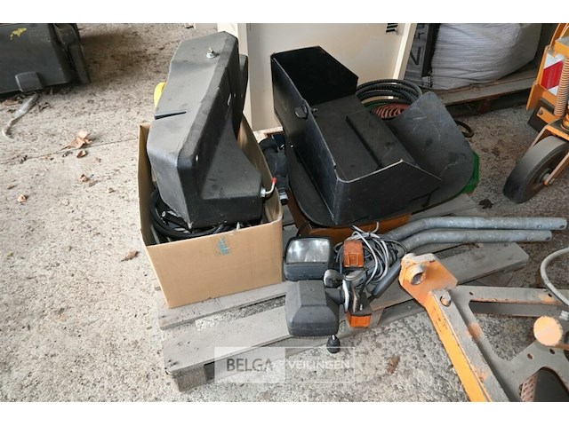 Partij diverse onderdelen - afbeelding 1 van  9